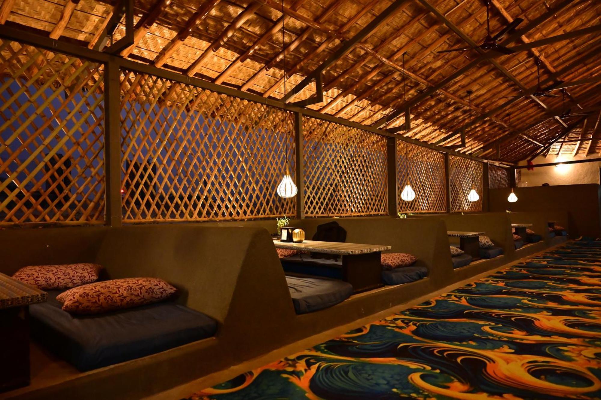 Hotel The Hampi Cafe Exterior foto
